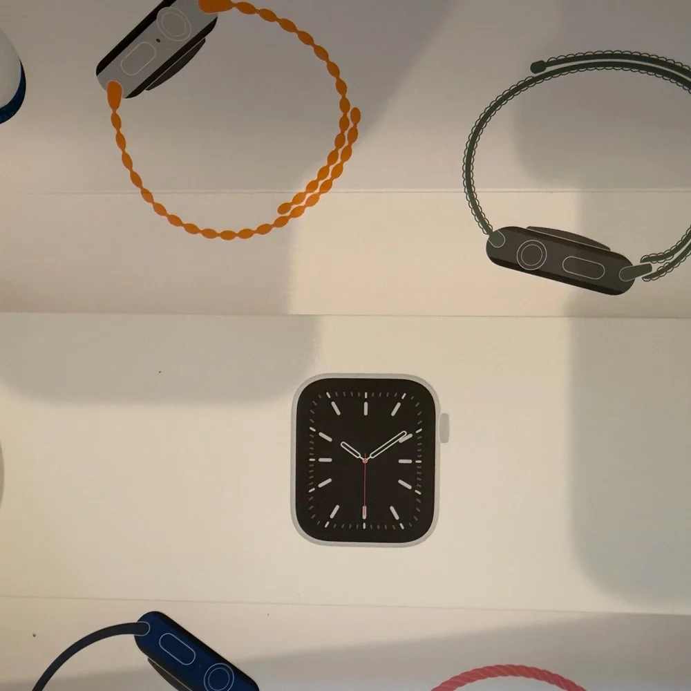 Apple Watch Series 6 silver alum 40mm white sports band